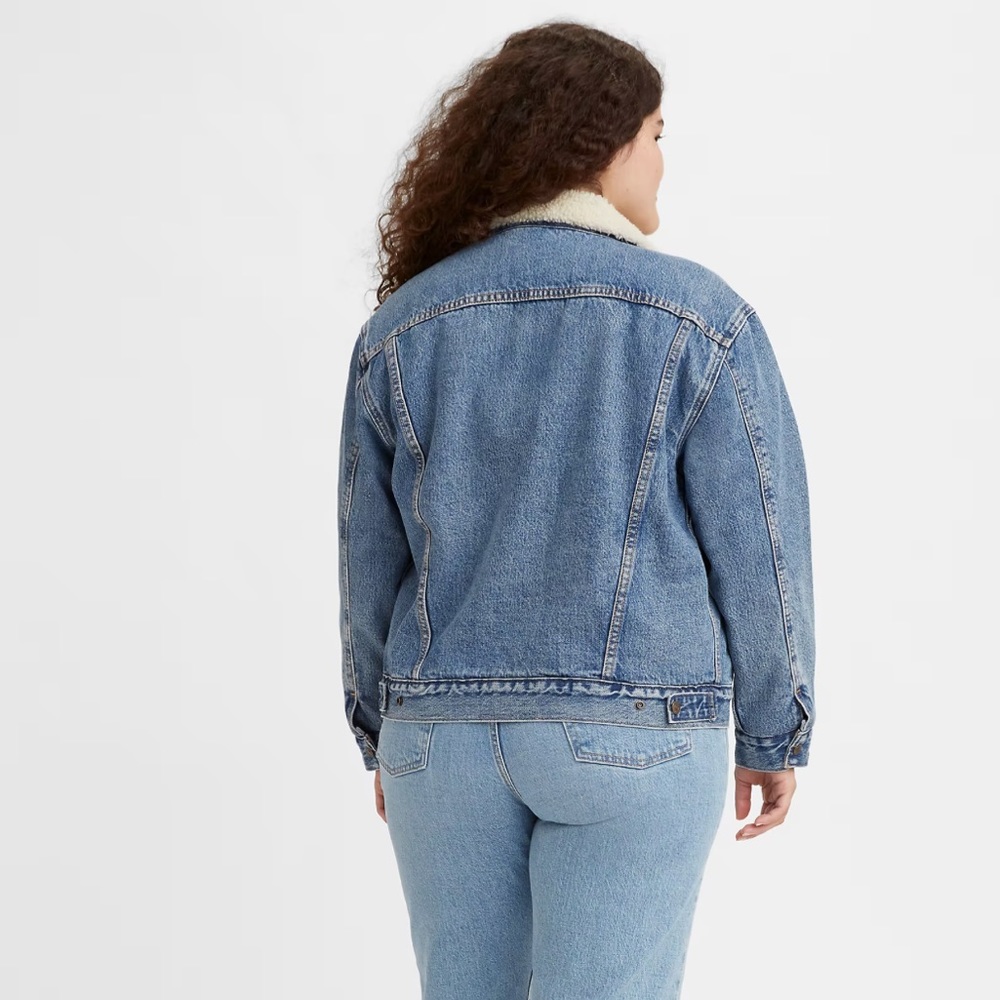 NWT Levi’s premium ex-boyfriend trucker jacket Sherpa lining size XS - Picture 3 of 3